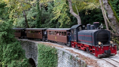 Ξανά στις ράγες το τρενάκι του Πηλίου - Στο 100% η πληρότητα με Έλληνες και ξένους τουρίστες