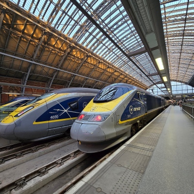 Ξεκίνησαν σταδιακά τα δρομολόγια της Eurostar μέσω της σήραγγας της Μάγχης μετά το «black out»