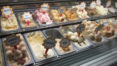 Η Κίνα επιβάλλει φόρο 42% στη γαλακτοβιομηχανία της ΕΕ