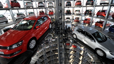 Η Γερμανία σε κρίση: Η αυτοκινητοβιομηχανία καταρρέει, εκτός πραγματικότητας ο Merz