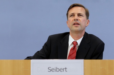 Seibert για προβλήματα υγείας Juncker: Η Γερμανία εμπιστεύεται απόλυτα τον πρόεδρο της Κομισιόν