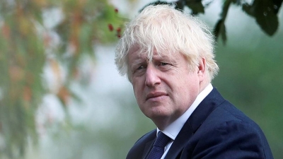 Ήρθε η ώρα του εμβολιασμού για τον Boris Johnson: «Επιτέλους θα κάνω το εμβόλιο της AstraZeneca»