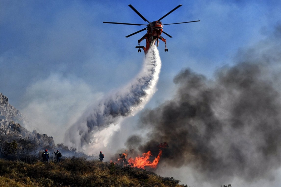 Οριοθετήθηκε η μεγάλη πυρκαγιά στην Κάρυστο – Εκκενώθηκε το Μαρμάρι και δύο οικισμοί