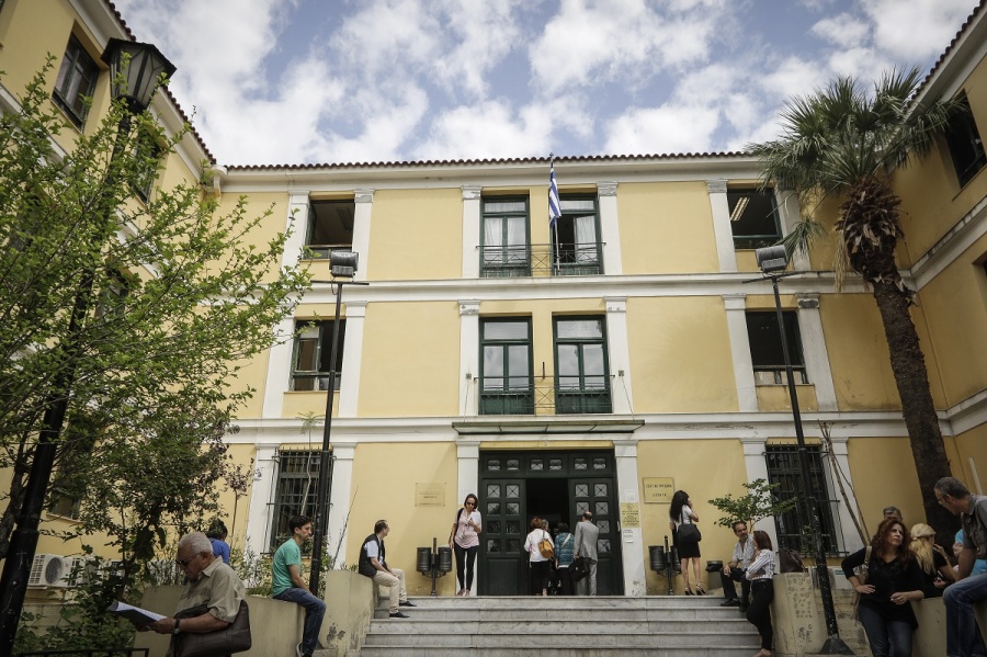 Κρούσμα κορωνοϊού στην Ευελπίδων  - Να κλείσουν παντελώς τα δικαστήρια, ζητεί η Ένωση Εισαγγελέων