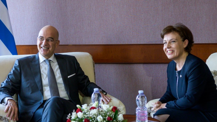 Συνάντηση Δένδια με την Κοσοβάρα ΥΠΕΞ - Στο επίκεντρο η συνεργασία Αθήνας - Πρίστινας