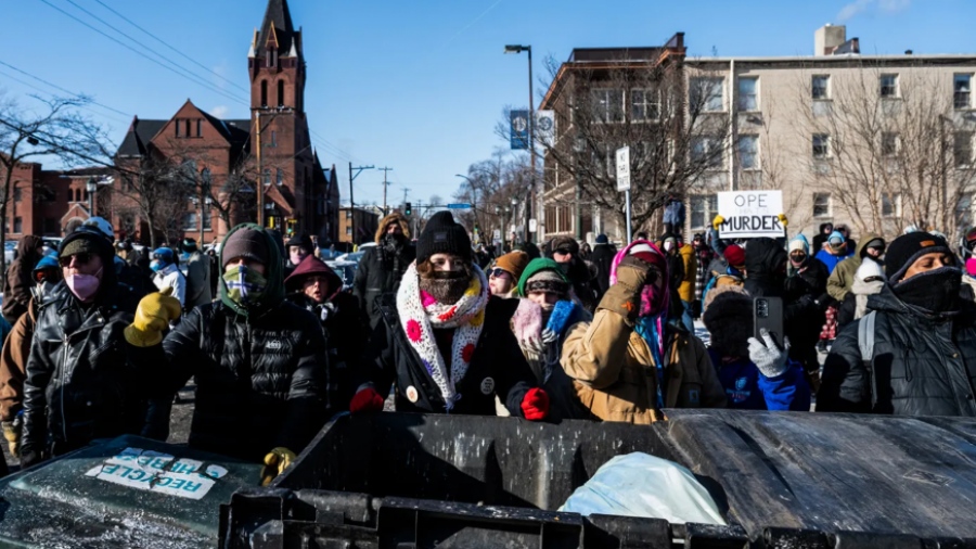Mπλόκο στη χρηματοδότηση της κυβέρνησης από τους Δημοκρατικούς μετά τον νέο θανάσιμο πυροβολισμό από το ICE