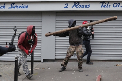 Χάος στην γενική απεργία στη Γαλλία: Ο λαός λέει βροντερό «όχι» στην αύξηση ηλικίας στο συνταξιοδοτικό - Επεισόδια, συλλήψεις