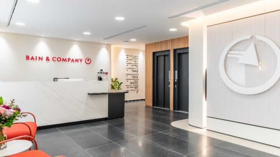 Bain & Company: Εμπιστοσύνη στη συνεχή ανάπτυξη της ελληνικής οικονομίας