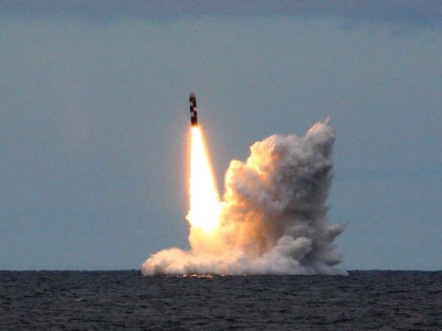 Η Ρωσία εκτόξευσε πυρηνικούς πυραύλους Sineva από το πλοίο Bryansk - «Πρέπει να θυμίζουμε συχνά στη Δύση πόσο ανόητη είναι»