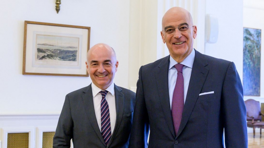 Συνάντηση Δένδια με νέο Πρέσβη Αργεντινής – Στο μικροσκόπιο η περαιτέρω προώθηση των διμερών σχέσεων