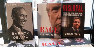 ΗΠΑ: «Τρελές» πωλήσεις για το βιβλίο του Obama - 1,7 εκατ. αντίτυπα διατέθηκαν την πρώτη εβδομάδα κυκλοφορίας