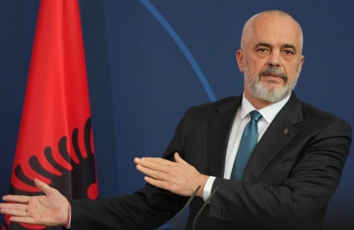 Κατέβασαν τον Αλβανό πρωθυπουργό από πτήση της Lufthansa, επειδή δεν φορούσε μάσκα