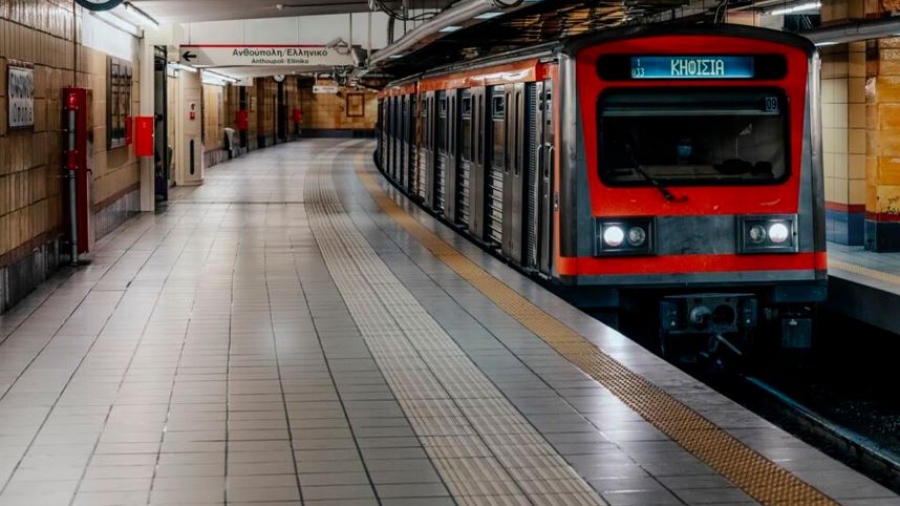 Ομόνοια: Εκκένωση συρμού του Ηλεκτρικού λόγω καπνού - ΣΤΑΣΥ: Φρενάρισμα η πιθανή αιτα