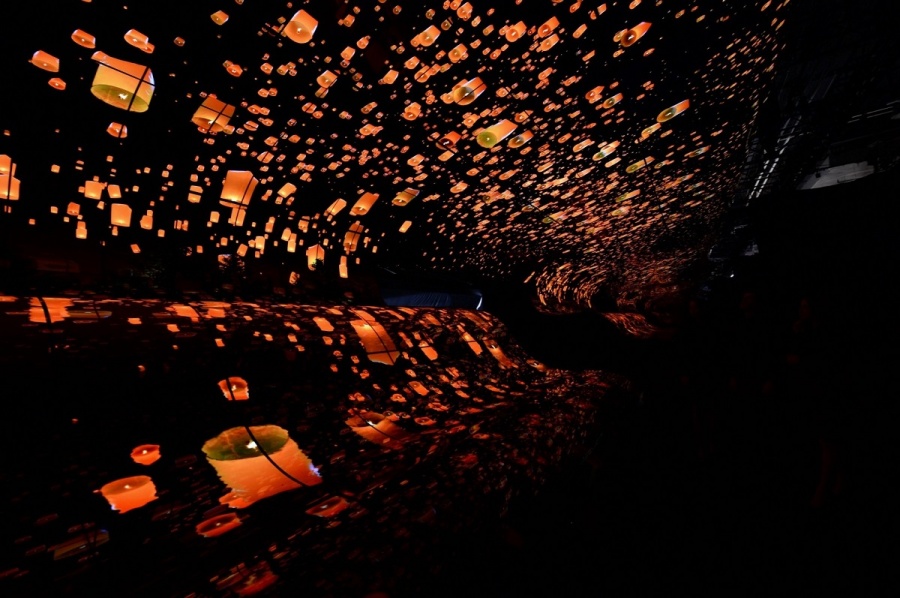 Το digital signage installation LG OLED FALLS κλέβει τις εντυπώσεις των επισκεπτών στη CES