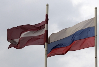 Μετά την Εσθονία και η Λετονία υποβαθμίζει τις διπλωματικές της σχέσεις με τη Ρωσία