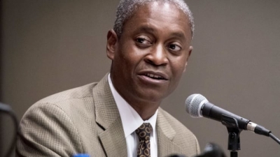 Bostic (Fed): Δεν έχει βγει από το τραπέζι η αύξηση των επιτοκίων κατά 75 μ.β.