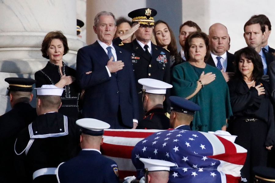 Οι ΗΠΑ αποχαιρετούν τον G. Bush