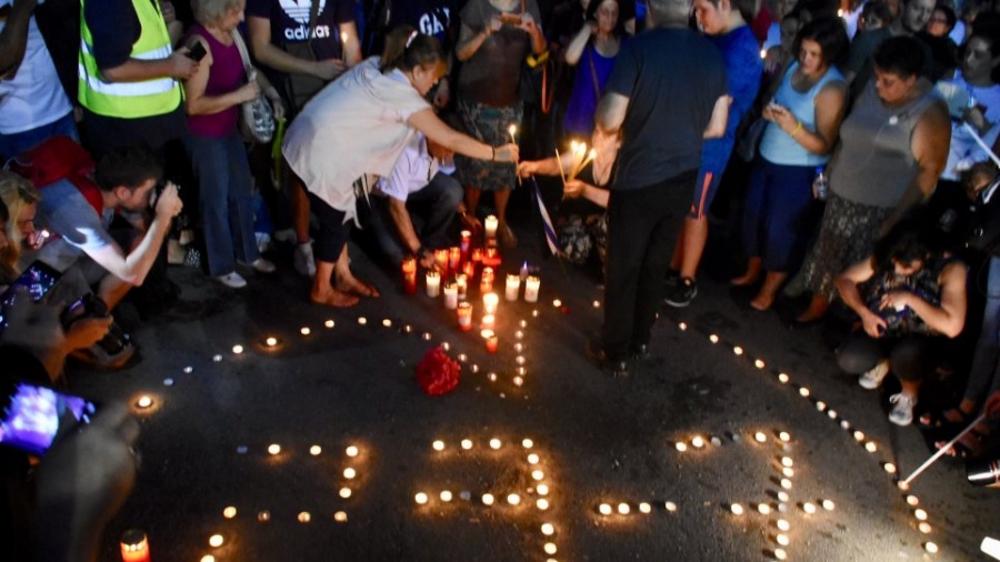 Συγκέντρωση στο Σύνταγμα στη μνήμη των νεκρών της φονικής πυρκαγιάς