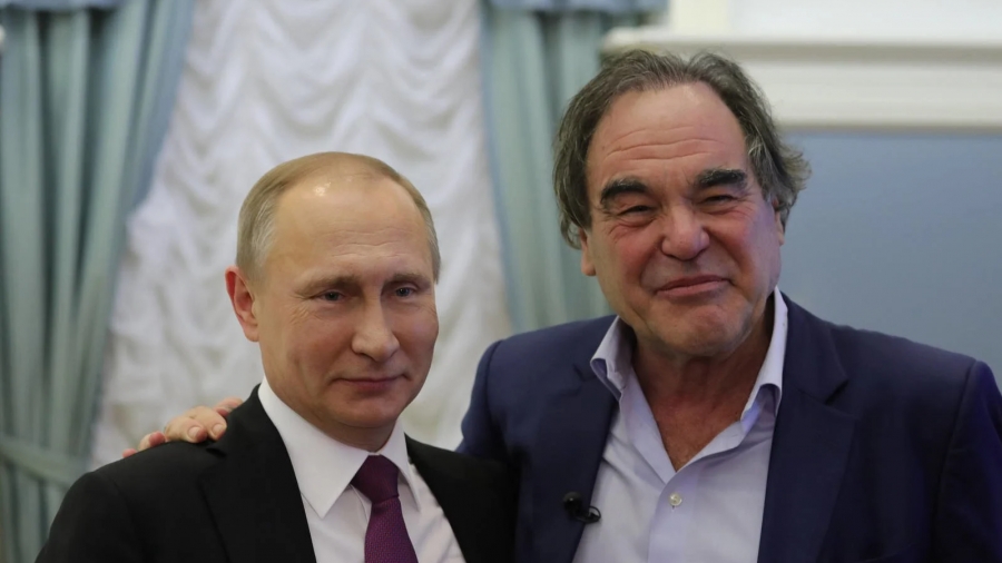 Τον καρκίνο του αίματος του Vladimir Putin, αποκάλυψε ο... μαρτυριάρης σκηνοθέτης Oliver Stone