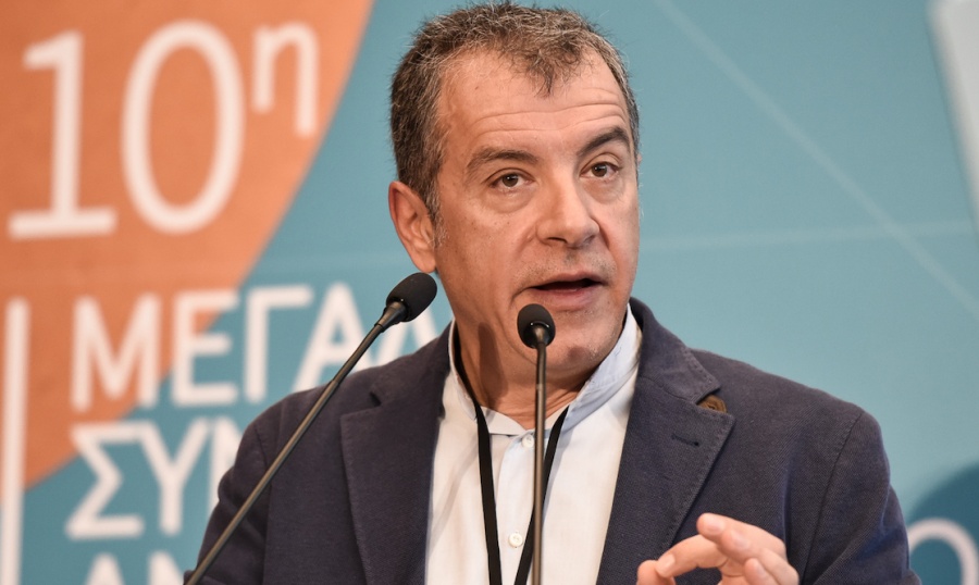 Θεοδωράκης: Οι πολίτες να αλλάξουν τους όρους του παιχνιδιού, να δώσουν δύναμη στο Ποτάμι