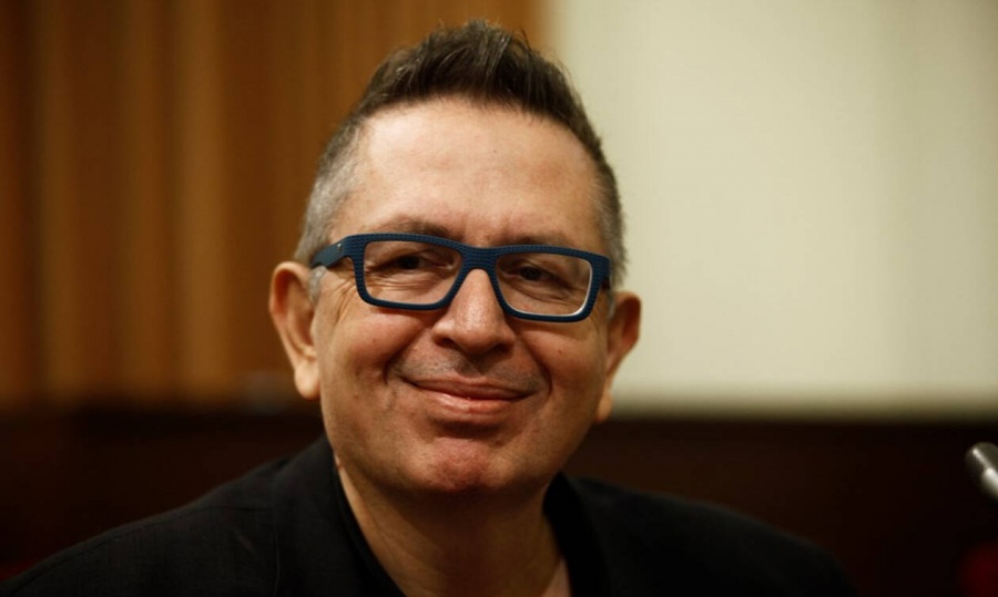 Πλήθος κόσμου λέει το τελευταίο 