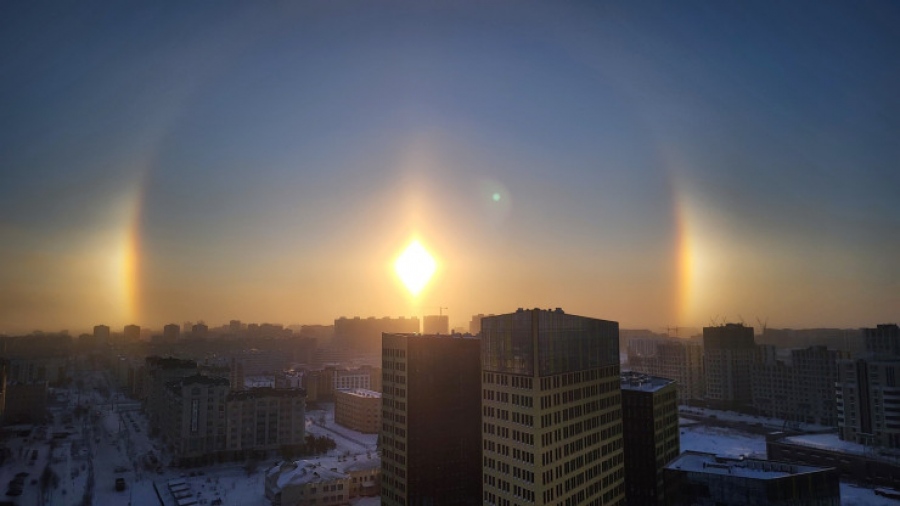 Παράξενες λάμψεις στον ουρανό του Καζακστάν – Κάτι πέφτει από το διάστημα