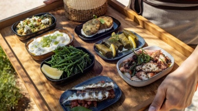 Η Ελλάδα κυρίαρχη στους γαστρονομικούς προορισμούς των Βρετανών