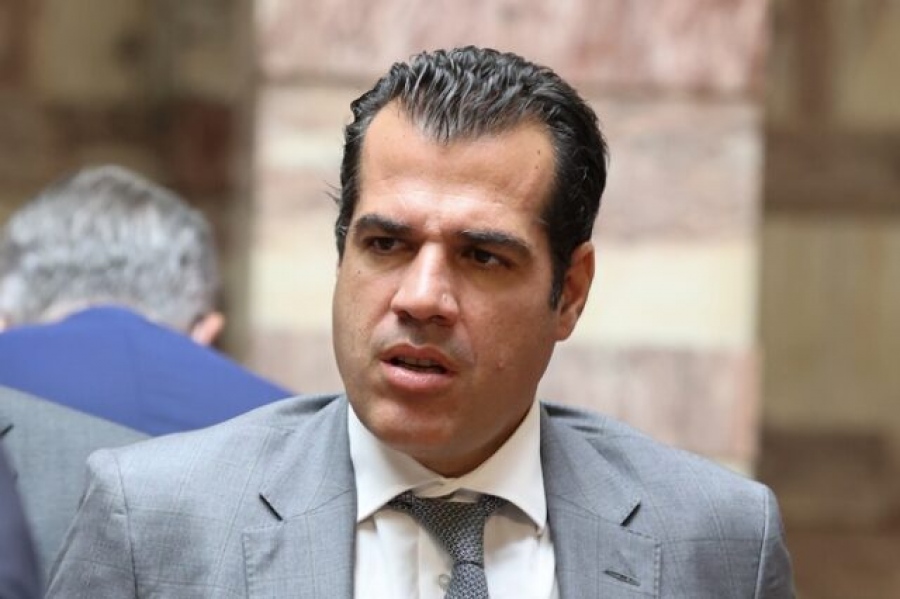 Πλεύρης: H νόμιμη παραμονή στη χώρα συνδέεται πλέον άμεσα και αποκλειστικά με την εργασία