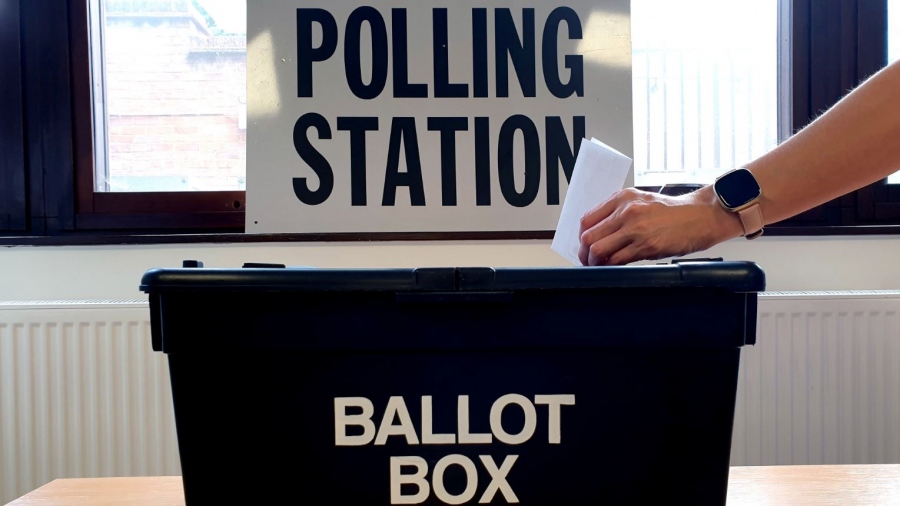 Μεγάλη Βρετανία: Πέρασαν 15 μήνες χωρίς να αντιληφθούν το χακάρισμα των εκλογικών καταλόγων