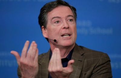 Βόμβα στις ΗΠΑ: Δίωξη για κακούργημα στον ανήθικο πρώην διευθυντή του FBI - Ώρα απολογίας με σκυμμένο το κεφάλι - Δεν τον σώζουν οι συγγνώμες