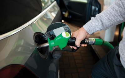 Η ακριβή βενζίνη «τρώει» το εισόδημα των πολιτών - Πότε προβλέπεται αποκλιμάκωση των τιμών