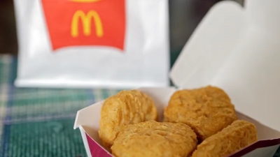 Αποζημίωση 800.000 δολάρια σε 8χρονη που «κάηκε» από κοτομπουκιές στα McDonald’s