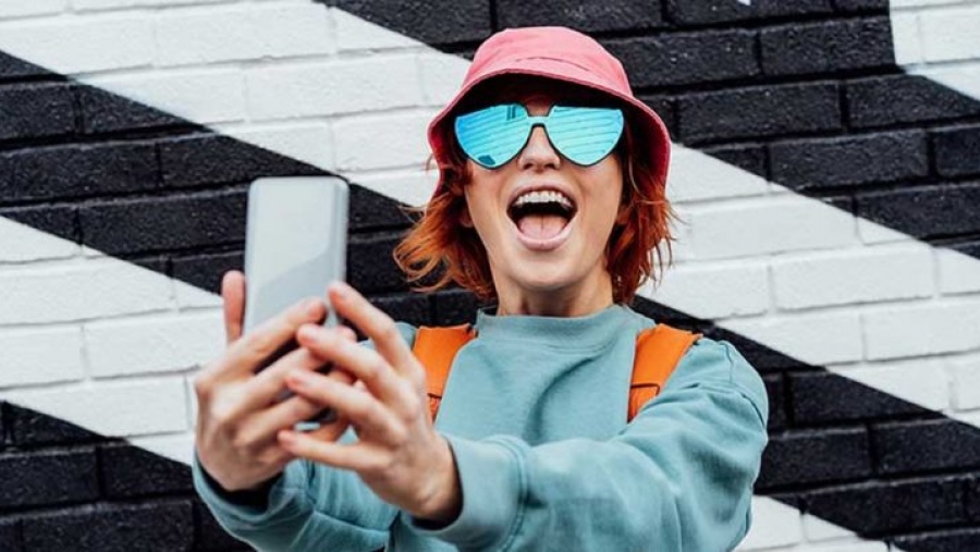 Πώς θα ταξιδέψουν φέτος οι Millennials και η Gen Z