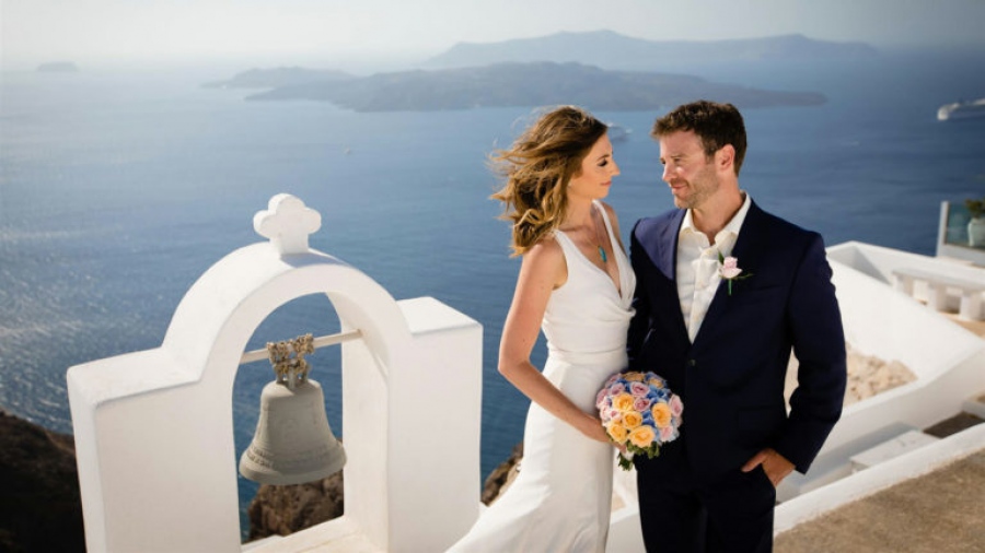 Η Σαντορίνη στους top προορισμούς γάμου 2023 για τους Βρετανούς