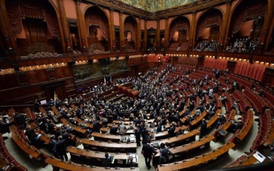Ιταλία: Εξελέγησαν οι πρόεδροι Βουλής και Γερουσίας -  Συμφωνία Κινήματος Πέντε Αστέρων και Κεντροδεξιάς