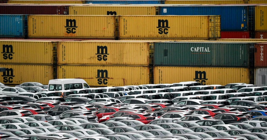 Συναγερμός στη Γερμανία -  Οι δασμοί Trump θα κοστίσουν σε Volkswagen, Mercedes και BMW ρευστότητα 10 δισ. ευρώ