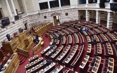 Χαμός με τις καραμπόλες στη Βουλή – Ποιοι τελικά μένουν εκτός και ποιοι εισέρχονται στη Βουλή, νέα απώλεια ΣΥΡΙΖΑ