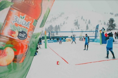 Εγκαίνια του 1ου Πανελληνίου Τουρνουά Snow Volley με λουξ plus ’n light tea