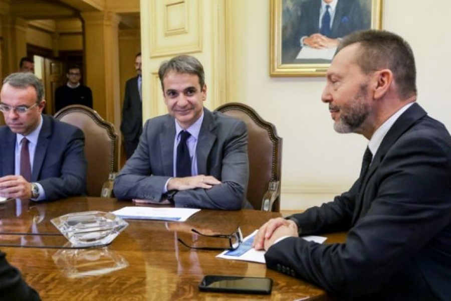 Στήριξη Στουρνάρα σε Μητσοτάκη: Οι μεταρρυθμίσεις δημιουργούν δημοσιονομικό χώρο