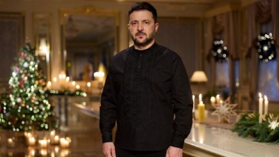 Χριστουγεννιάτικη ευχή μίσους από Zelensky: Καλώ όλους τους Ουκρανούς να ευχηθούν … να πεθάνει ο Putin