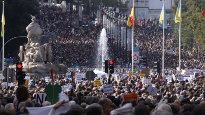 Μαδρίτη: Εντυπωσιακή πορεία με 600.000 διαδηλωτές κατά της ιδιωτικοποίησης του συστήματος υγείας