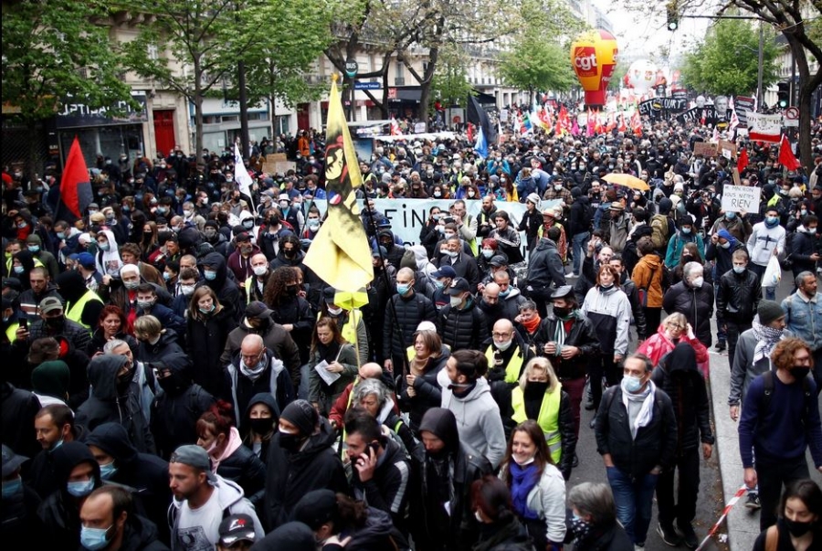 Γαλλία: Μεγάλες πορείες με χιλιάδες διαδηλωτές για την Εργατική Πρωτομαγιά