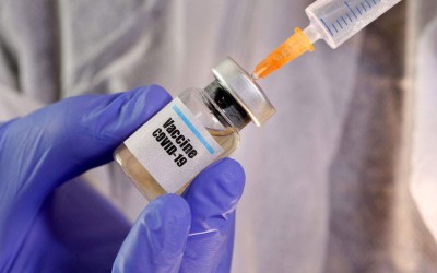 AstraZeneca και Ρωσία σε κοινές κλινικές δοκιμές με σκοπό τον συνδυασμό των εμβολίων τους