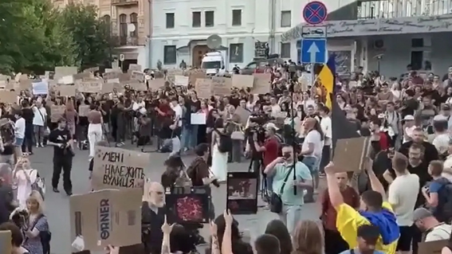 Διαμαρτυρίες στο Ουκρανία κατά της επιβολής αυστηρότερων ποινών για την παράβαση διαταγών