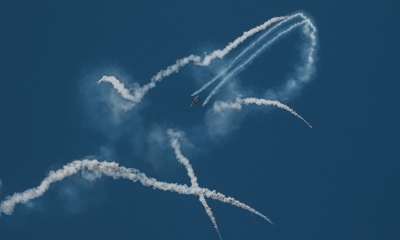 Δέος στο Ηράκλειο Κρήτης -  Εντυπωσιακό θέαμα στον ουρανό από την ομάδα «ΖΕΥΣ» της Πολεμικής Αεροπορίας