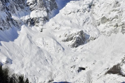 Χιονοστιβάδα «έθαψε» σκιέρ στην Ελβετία