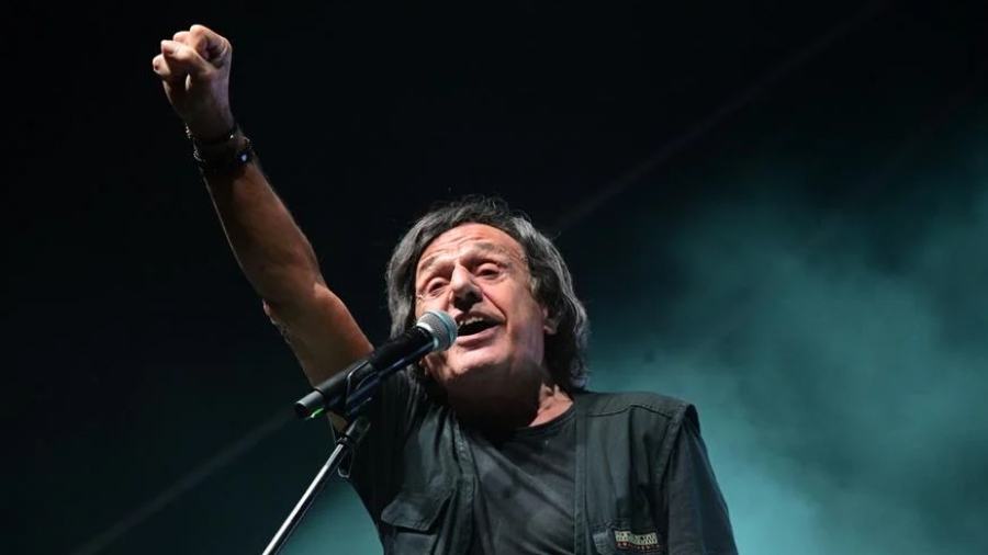 Ο Βασίλης Παπακωνσταντίνου νοσηλεύεται με σοβαρό πρόβλημα υγείας
