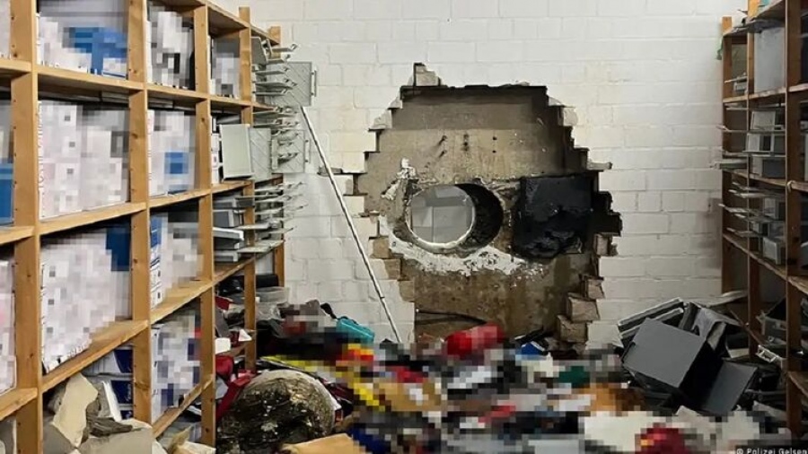 Το ριφιφί του αιώνα στην Γερμανία - Άδειασαν 3.200 θυρίδες, λεία μαμούθ 90 εκατ. ευρώ κάτω από τη μύτη της Αστυνομίας