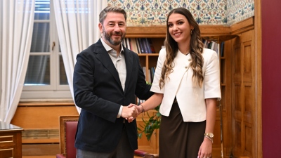 Στην Κοινοβουλευτική Ομάδα του ΠΑΣΟΚ η Μυρτώ Κοροβέση - Συναντήθηκε με Ανδρουλάκη