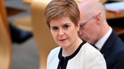 Σκωτία: «Συγγνώμη» από την Sturgeon (Πρωθυπουργός) για παραβίαση των κανόνων για τον κορωνοϊό